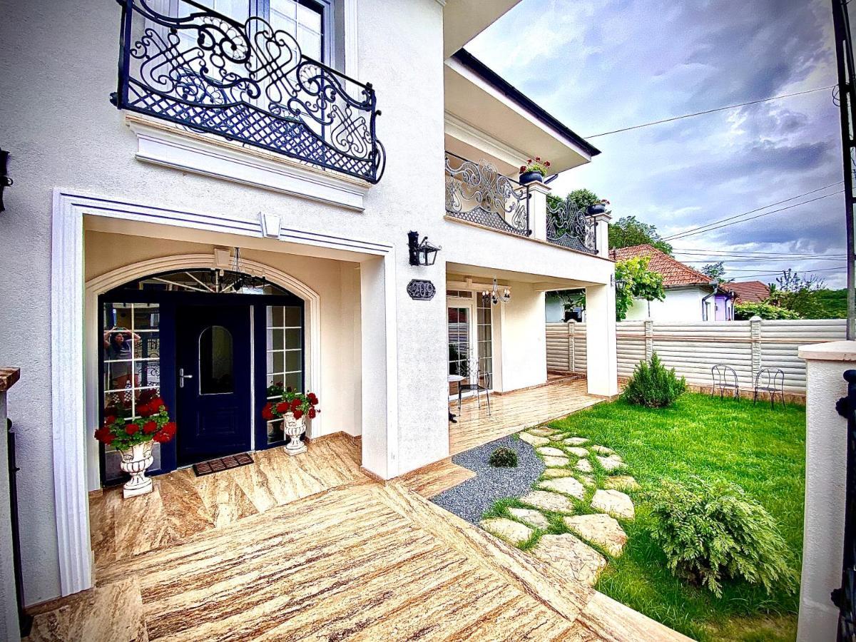 Sarada Boutique Luxury Apartment ديفا المظهر الخارجي الصورة